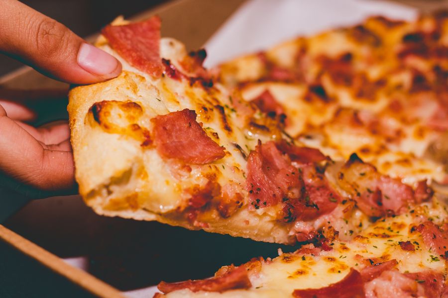 Porción de pizza Diavola picante con chile